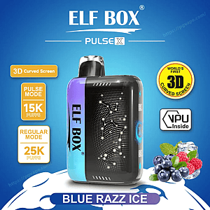 コンパクトな ELF BOX Pulse X 使い捨て電子タバコ デバイスは、青から紫のグラデーションで、前面に黒い LED パターンのラベルが付いた ELF BOX を備え、3D 曲面スクリーン、内部の VPU、パルス モード 15,000 パフ、レギュラー モード 25,000 パフを宣伝するバッジで囲まれています。さらに、青色の背景にブルーベリー、ラズベリー、アイスのフレーバー名が付いています。.