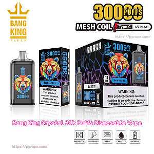 Dispositivo di vaporizzazione usa e getta Black Bang King e scatole di prodotti con logo colorato di un orso e marchio prominente “300 PUFFS”, etichettato Blue Razz Ice con bobina a rete, ricarica di tipo C e icone di capacità di 650 mAh e testo di avviso sulla nicotina.