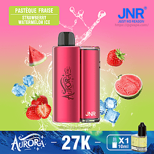 Dispositivo di vaporizzazione Aurora/JNR rosso metallizzato centrato su uno sfondo da rosa a verde, circondato da fragole, fette di anguria e cubetti di ghiaccio con un'etichetta verde con la scritta 'Strawberry Watermelon Ice', logo JNR in alto a destra e un banner blu sotto che mostra 'Aurora - 27K' e un'icona per una bottiglia da 10 ml.
