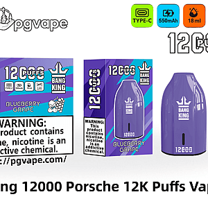 紫色の Bang King 使い捨て電子タバコ デバイスと、ラベルが貼られた 2 つの一致する紫色の製品箱の横にある 