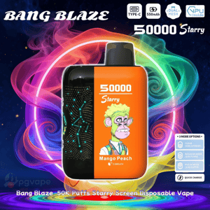 Annuncio colorato del prodotto che mostra un vaporizzatore monouso “Starry” Bang Blaze da 50.000 boccate al gusto Mango Peach con un dispositivo nero e arancione con una scimmia cartoon e grafica di costellazioni, circondato da fumo arcobaleno vorticoso e icone per Type-C, 550mAh, doppia mesh e tre opzioni di modalità.