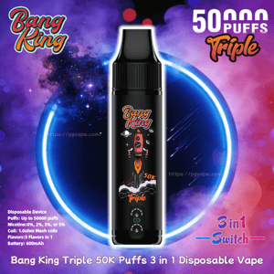 Appareil de vape jetable Black Bang King avec un graphique de fusée et un logo centré sur un fond cosmique bleu-violet avec un anneau lumineux, accompagné d'un grand texte indiquant 50 000 bouffées, Triple, Switch 3 en 1 et de petites spécifications du produit.