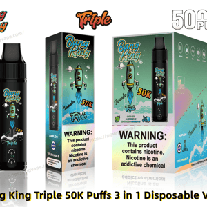 Appareil de vape jetable noir et deux boîtes de vente au détail de marque ' Bang King Triple ' comportant une fusée de dessin animé et un étiquetage de bouffée ' 50K ', avec un emballage coloré et une étiquette d'avertissement de nicotine visible.