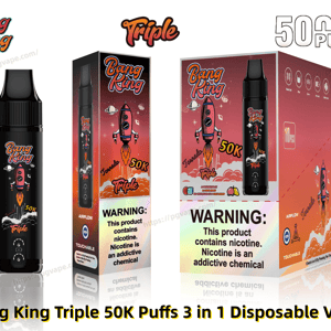 Vape jetable Black Bang King Triple à côté d'un emballage rouge-orange assorti montrant un graphique de fusée rose, une grande marque de bouffée ' 50K ', des logos de produits et une étiquette d'avertissement de nicotine bien visible.