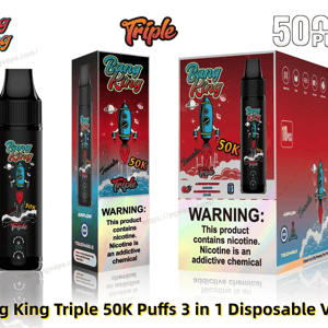 Le vape jetable Black Bang King Triple est présenté à côté de boîtes de vente au détail rouges assorties comportant une fusée bleue de dessin animé, les marques ' 50K/50,000 puffs ' et ' Triple ' bien visibles, ainsi qu'une étiquette d'avertissement de nicotine.