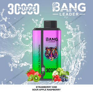 Appareil de vape jetable à dégradé lumineux étiqueté BANG LEADER avec un logo de tigre coloré, placé contre des éclaboussures d'eau et entouré de fraises, de kiwis, de pommes vertes, de framboises et de myrtilles, avec la légende FRAISE KIWI SOUR APPLE RASPBERRY ci-dessous.