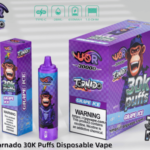 Paarse UOR Tornado 30K Puffs wegwerpvape van druivenijs, met een cartoon aap-mascotte op de doos en een bijpassende fles.