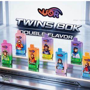 Kolorowe butelki z ilustrowanymi małpami na futurystycznym ekspozytorze na przenośniku promującym Twins 80K i Double Flavour.