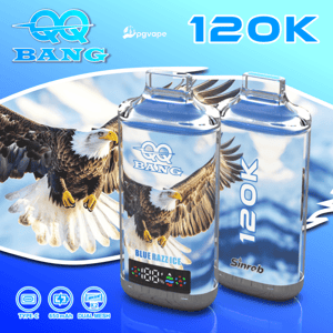 Dos botellas de vaporizador Bang azules con una etiqueta Blue Razz Ice, un motivo de águila y un atrevido 120K sobre un fondo azul degradado.