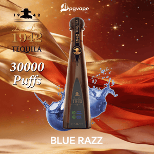 Hög brun flaskformad vape-enhet märkt 1942 Tequila med Blue Razz-smak, reklam för 30 000 puffar mot en eldig bakgrund.