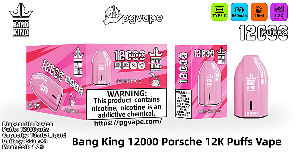 Pink Bang King 'Porsche' 使い捨て電子タバコとそのパッケージには、12,000 パフ (ピーチ アイス) とラベルが貼られ、Type-C、550mAh バッテリー、18ml のリキッド アイコン、および目立つニコチン警告が示されていました。.