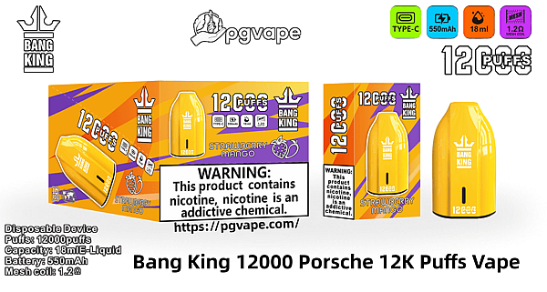 明るい黄色の Bang King 'Strawberry Mango' 使い捨てベイプと、12,000 パフの謳い文句、Type-C 充電、550mAh バッテリー、18ml リキッド容量、1.2Ω メッシュ コイル、ブランド ロゴとニコチン警告を示す、オレンジと紫のボックスが一致しています。.