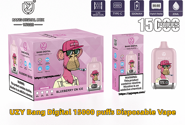 ピンクの UZY Bang Digital 15,000 パフの使い捨て電子タバコのパッケージとデバイスには、キャップとサングラスをかぶった様式化されたサル、製品機能アイコン (メッシュ コイル、Type-C、デジタル ディスプレイ、20 ml)、および目に見えるニコチン警告ラベルが特徴で、「Blueberry on Ice」とラベルが付けられています。.