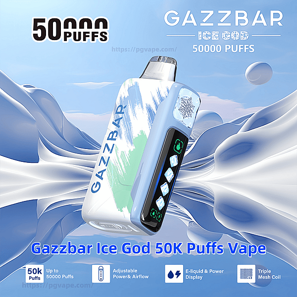 水色と白の GAZZBAR「Ice God」使い捨て電子タバコは、バッテリーと氷のアイコンを表示する縦型デジタル ディスプレイを備え、本体にブランド テキストが表示され、抽象的な氷のような青い背景に浮かんでおり、「50,000 パフ」と表示されています。.